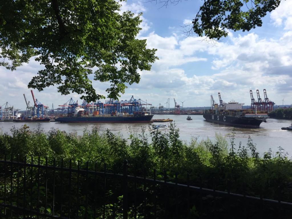 Fewo Blankenese Im Haus Luehegarten Grünendeich Buitenkant foto